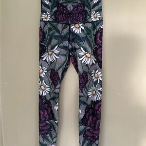 Yoga Democracy Pretty in Black Printed Leggings Size S Floral